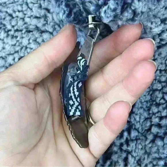 Blue & gray women’s Sherpa fleece 1/4 zip with Native American accents sz S - Picture 9 of 10